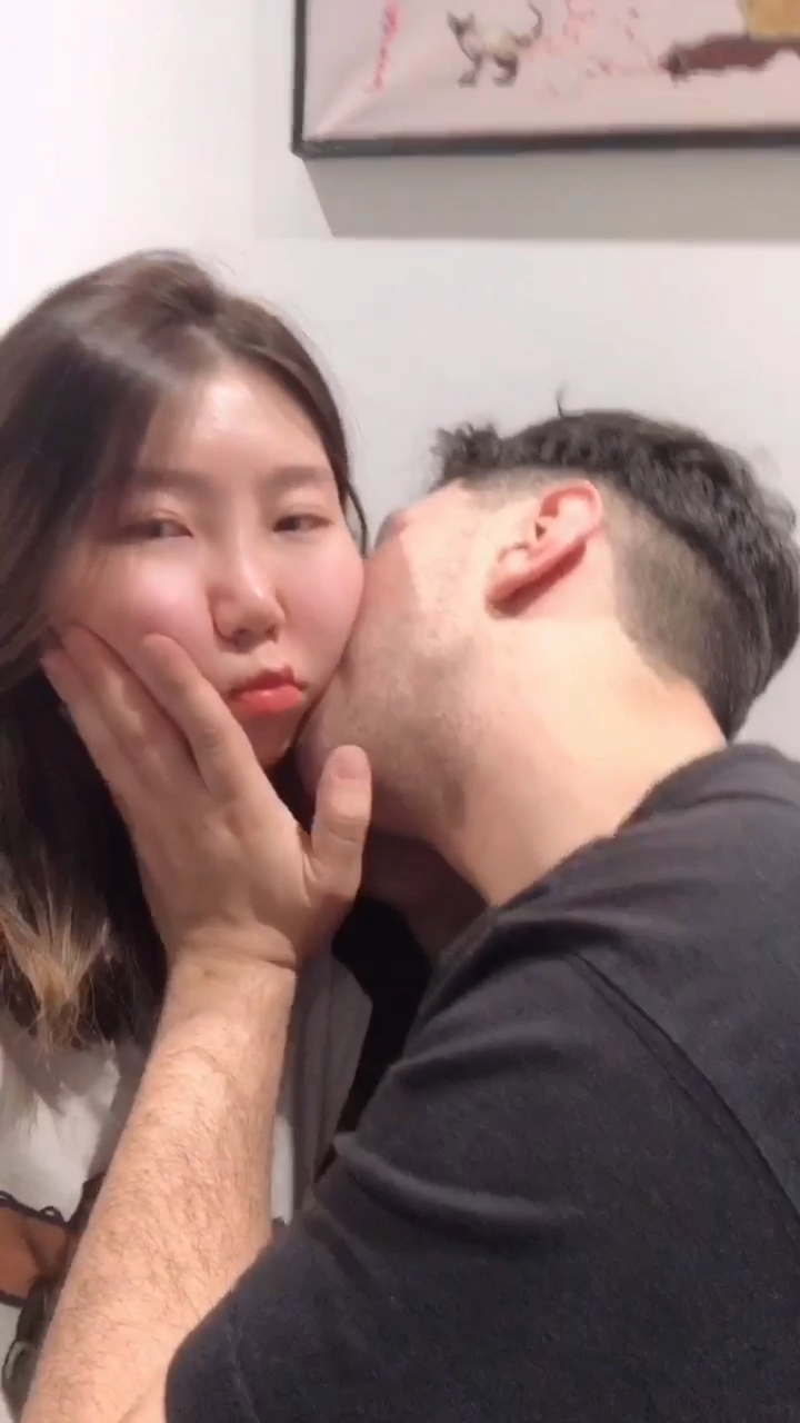 男生突然摸了我的臉，一種微妙的體驗(yàn)與SEO洞察，男生摸臉微妙體驗(yàn)與SEO洞察揭秘