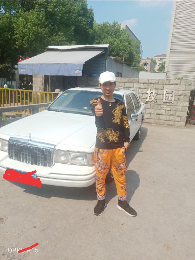 閱兵儀式上的紅旗車，歷史與榮耀的象征，閱兵儀式上的紅旗車，歷史與榮耀的永恒象征