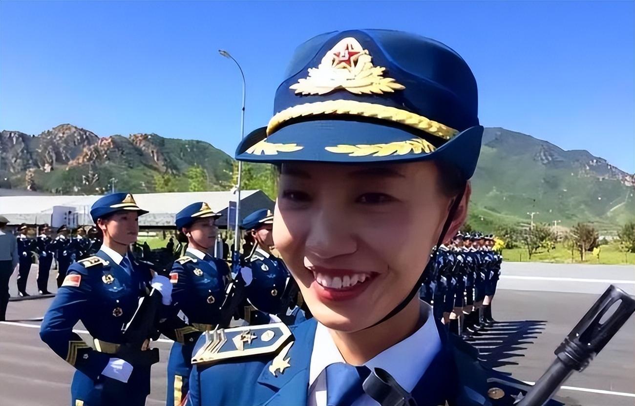 中國儀仗隊最美女兵，中國儀仗隊最美女兵風(fēng)采驚艷