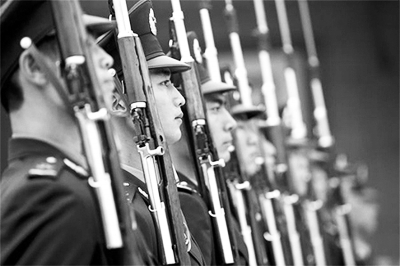 依法治軍從嚴(yán)治軍抓住關(guān)鍵，深化軍事法治建設(shè)，提升軍隊(duì)?wèi)?zhàn)斗力，依法治軍與軍事法治建設(shè)，提升軍隊(duì)?wèi)?zhàn)斗力的關(guān)鍵之道