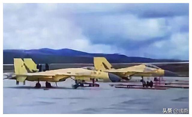 殲-16D，空中巨擘，中國新一代戰(zhàn)斗機(jī)的杰出代表，殲-16D，中國新一代空中巨擘，杰出戰(zhàn)斗機(jī)典范