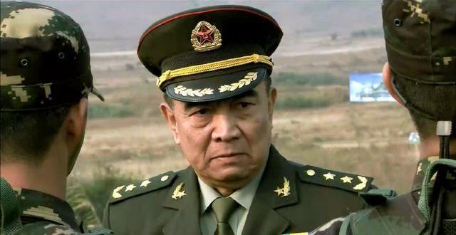 軍士長(zhǎng)和軍官的區(qū)別與關(guān)系，軍隊(duì)中的不同角色解析，軍士長(zhǎng)與軍官的區(qū)別及角色解析，軍隊(duì)中的多重角色探討