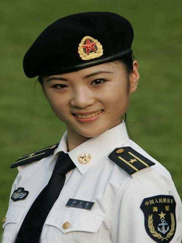 中國女兵圖片高清，展現(xiàn)新時代女性的風(fēng)采與力量，中國女兵高清圖片展現(xiàn)新時代女性的風(fēng)采與力量