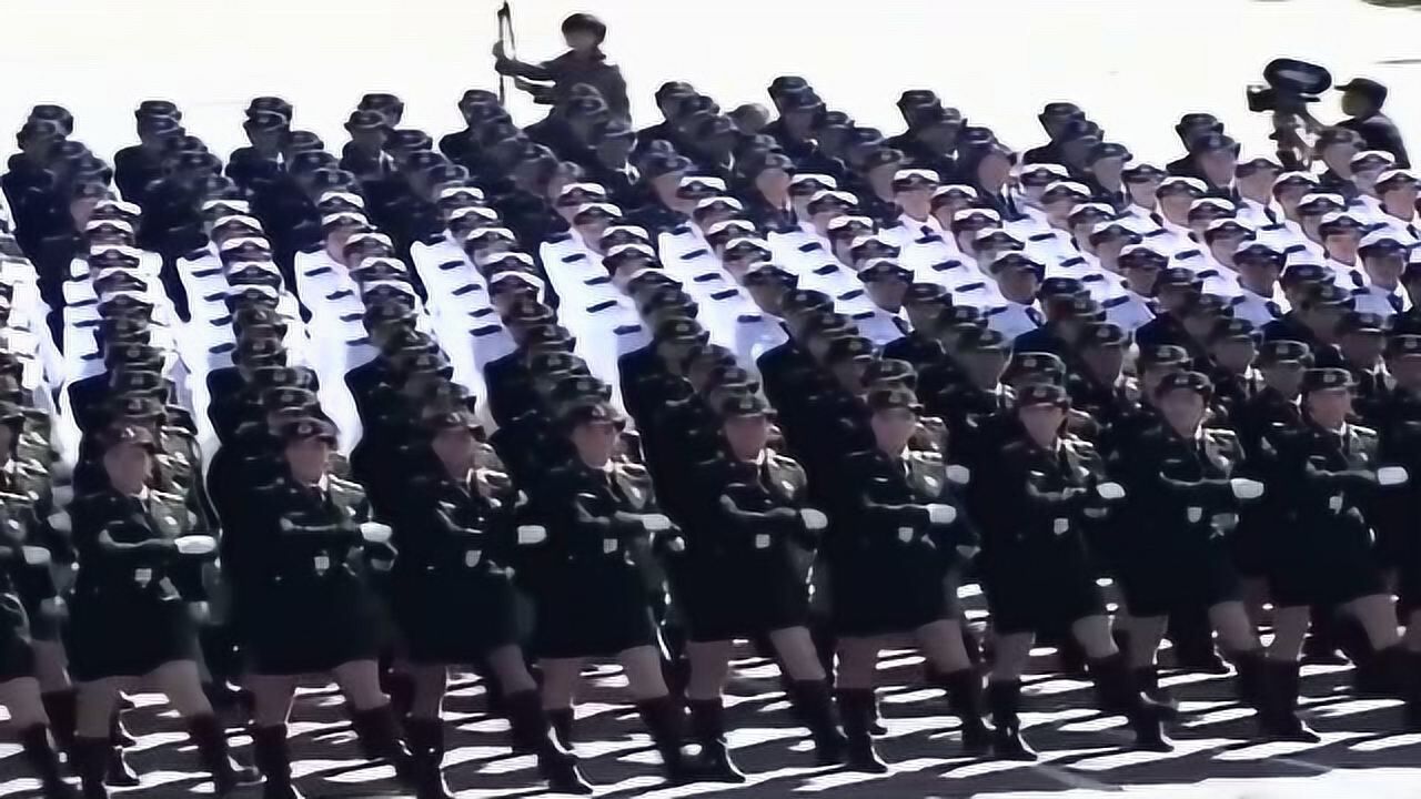 2019年閱兵式上女兵方隊(duì)的閃耀瞬間，『閱兵盛典中的巾幗風(fēng)采，女兵方隊(duì)的閃耀瞬間』