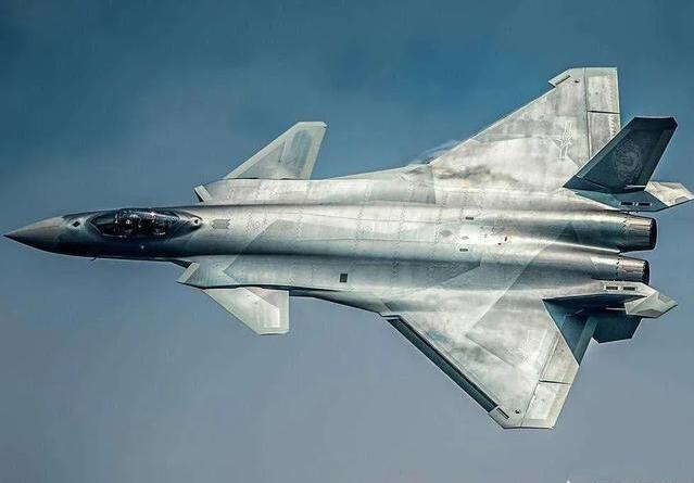 F-22與殲-20，中美頂尖戰(zhàn)斗機(jī)的對比研究，中美頂尖戰(zhàn)斗機(jī)對決，F(xiàn)-22與殲-20的深度對比研究