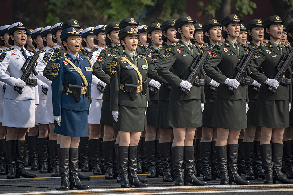 閱兵女兵圖片，展現(xiàn)力量與榮耀的瞬間，閱兵女兵瞬間展現(xiàn)力量與榮耀的輝煌圖片