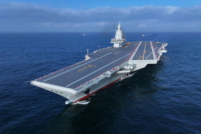 航空母艦的長度究竟有多少米？，航空母艦長度揭秘，究竟有多少米？