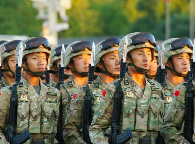 集團(tuán)軍配置人數(shù)，深度解析現(xiàn)代戰(zhàn)爭中的力量布局，現(xiàn)代戰(zhàn)爭中的集團(tuán)軍配置人數(shù)與力量布局深度解析