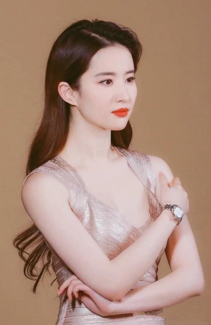 揭秘女明星的世界，璀璨星途背后的故事，女明星的世界揭秘，璀璨星途背后的故事